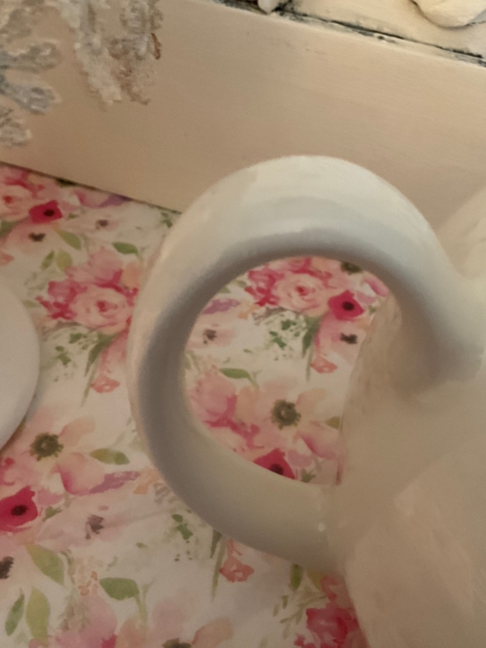 Classic White English Teapot - Picture 9 of 12